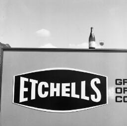Etchells signing on Traws Passport - Apr-68 thumbnail