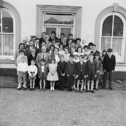 Robert Edwards USA - Councillors - Fronfawr - Wedding - Banner Bethania thumbnail