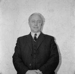 Portraits Vic. Oliver / Car Smash Talsarnau Dick Oliver Jones Dolgellau thumbnail